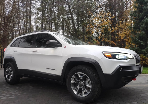 Jeep Cherokee cena 85000 przebieg: 168100, rok produkcji 2019 z Lubartów małe 596